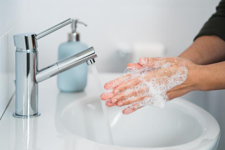 Soñando con lavar as mans